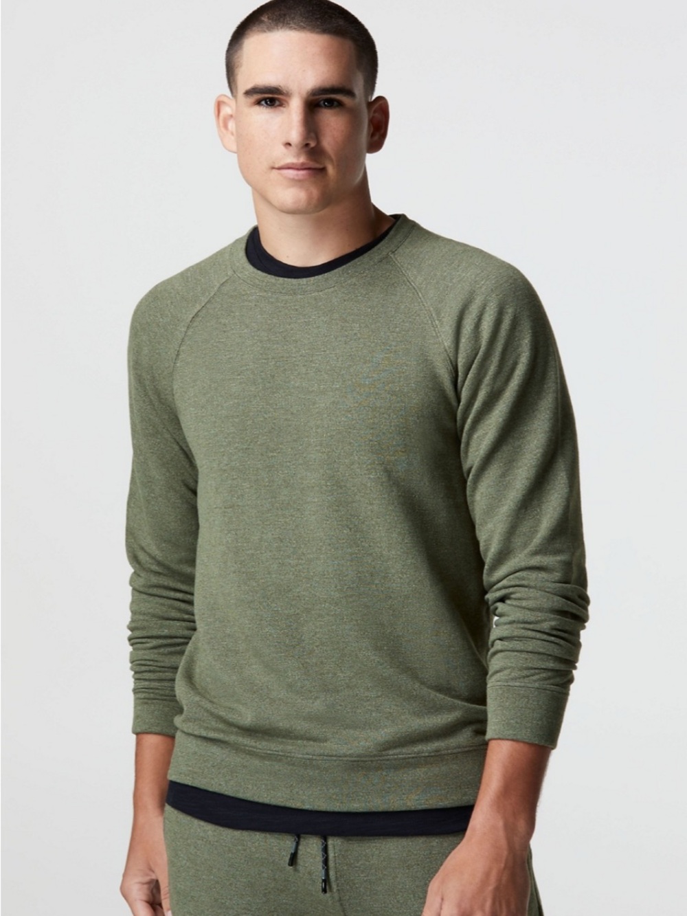 Fabletics Men's the OG Crewneck Sweater - Olive Green